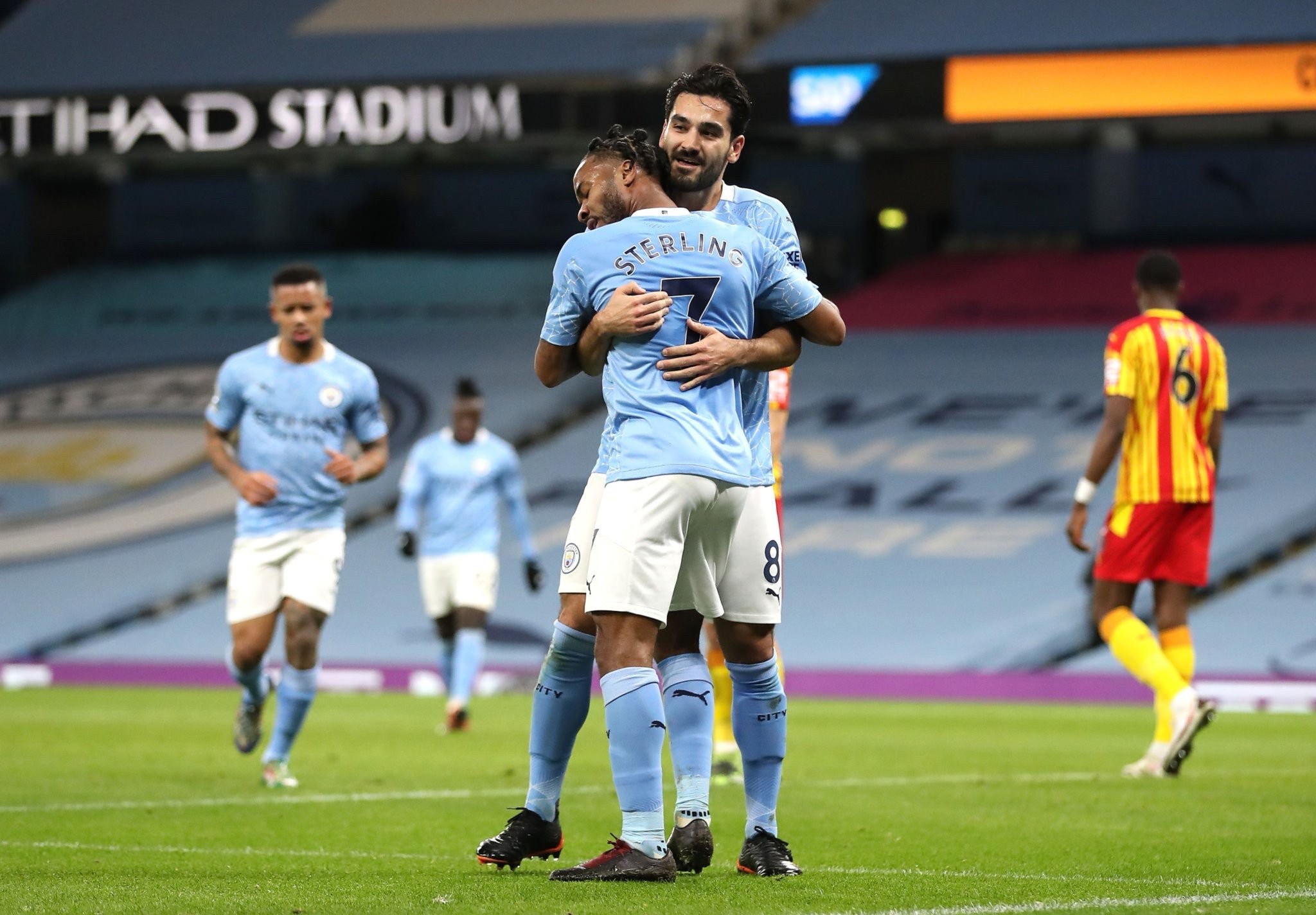 情绪波动都 情绪波动都