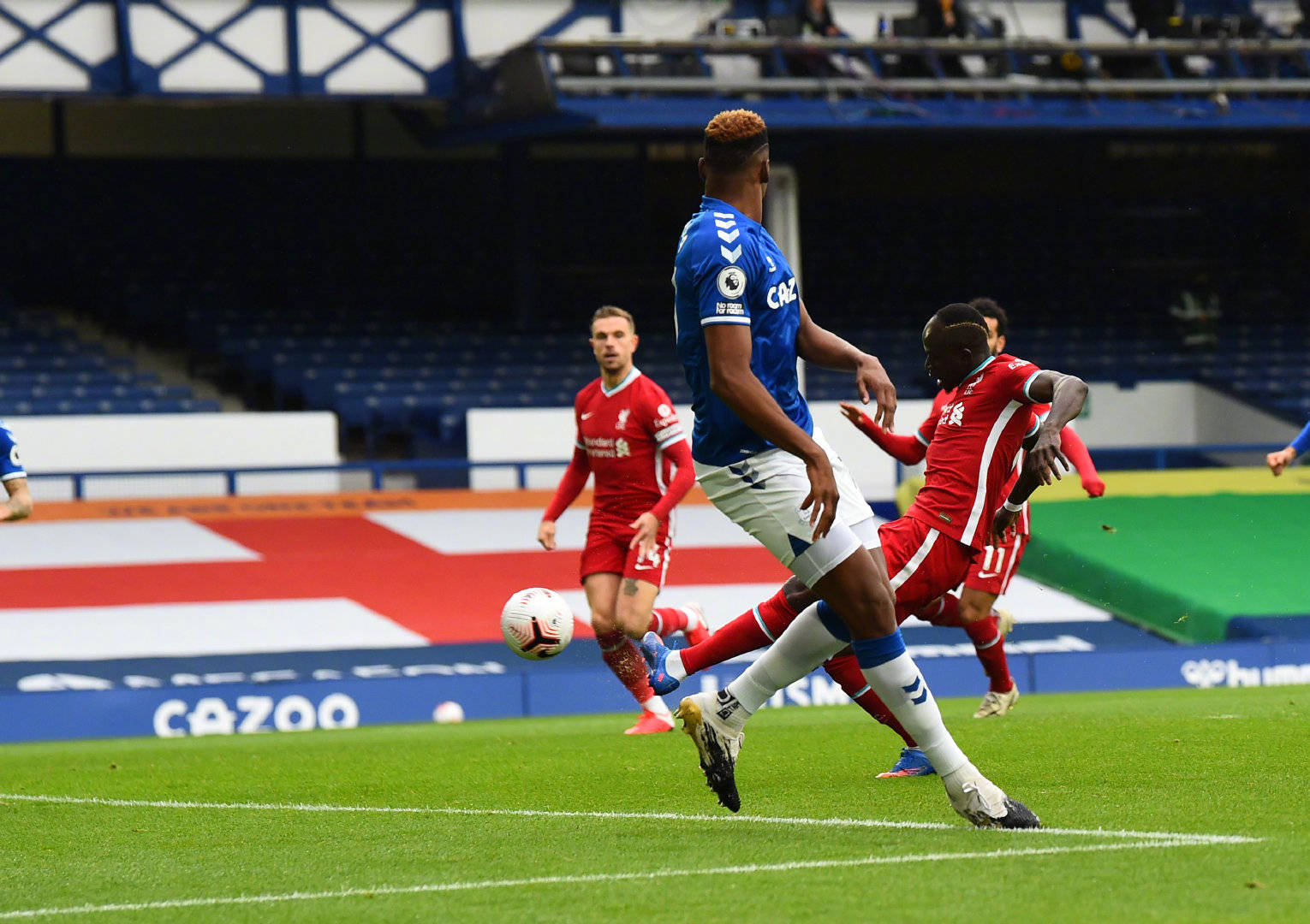 与保利尼奥 与保利尼奥